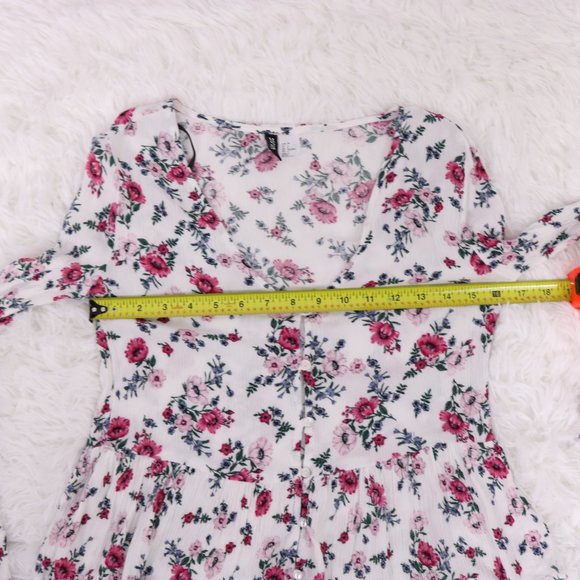 2/$20 H&M long sleeve cropped white floral top b6 - Picture 7 of 7